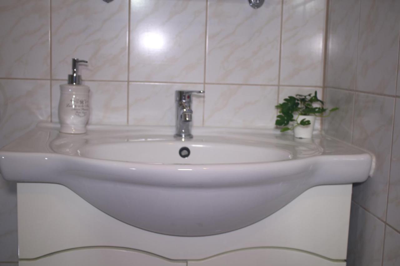 Egri Csillagocska Apartman Buitenkant foto