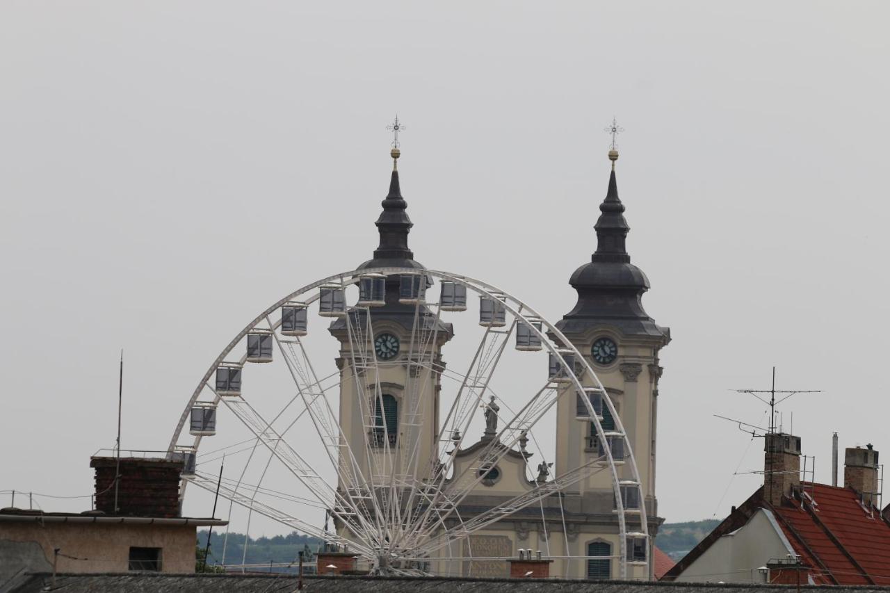 Egri Csillagocska Apartman Buitenkant foto
