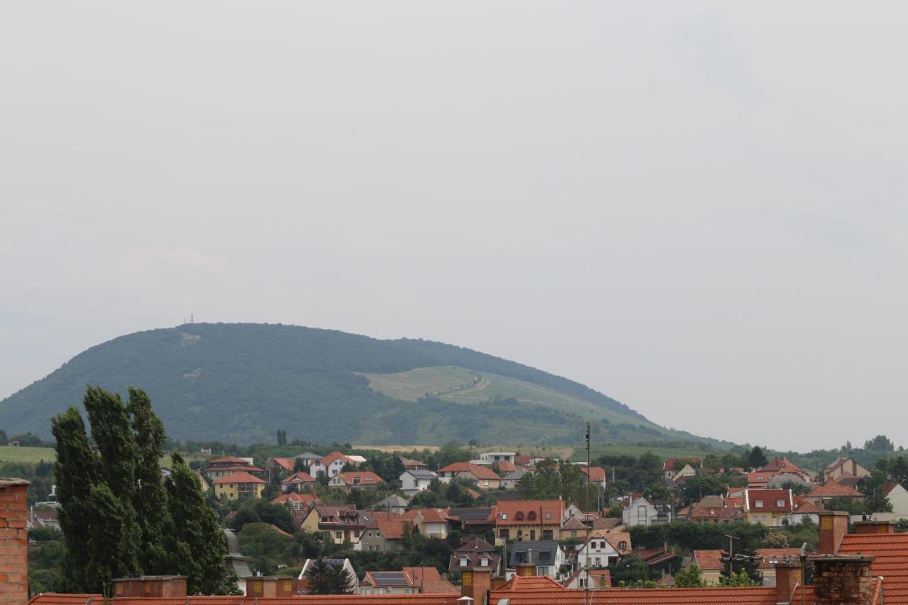 Egri Csillagocska Apartman Buitenkant foto