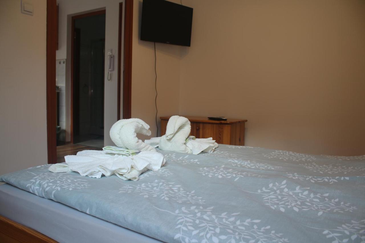 Egri Csillagocska Apartman Buitenkant foto