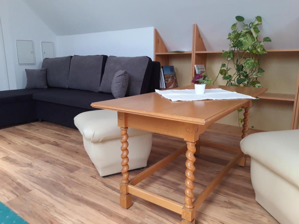 Egri Csillagocska Apartman Buitenkant foto